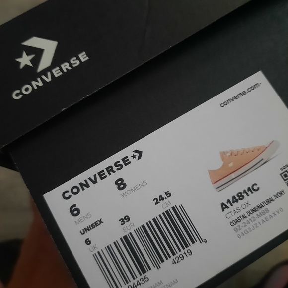 Converse Unisex Natural Ivory Shoes - Picture 8 of 8